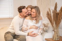 fotoshoot-zwangerschap-studio-Nijmegen-Arnhem-18-scaled