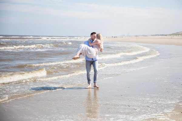 loveshoot verloofd fotoshoot fotograaf strand shoot den haag zandvoort scheveningen wijchen nijmegen uden beuningen arnhem utrecht amsterdam-4