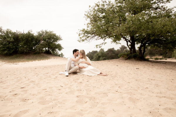 zwanger-fotoshoot-buiten-Nijmegen-Arnhem-15
