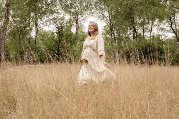 zwanger-fotoshoot-buiten-Nijmegen-Arnhem-37